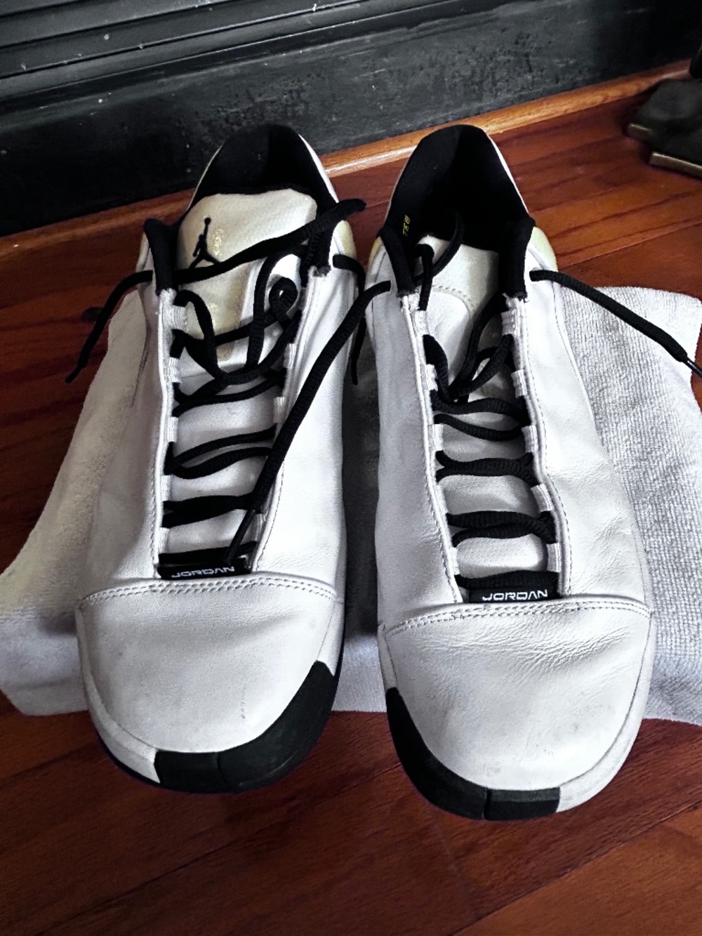Jordan TE 3 Low White Black Yellow Sneakers Size 10
